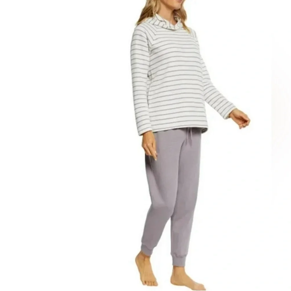 Max & Mia Women's Hoodie Lounge Set